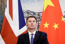El canciller británico mete la pata en China al decir que su esposa china es japonesa (VIDEO)