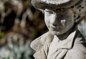 FOTO: Un niño 'se convierte en piedra' debido a una rarísima enfermedad