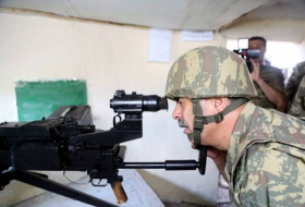 Ministro de Defensa de Azerbaiyán visita unidades militares de la primera línea- Video, Fotos