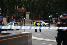 Un detenido por terrorismo tras estrellar su coche frente al Parlamento británico