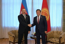 Ilham Aliyev se encuentra con su homólogo kirguiso- FOTO