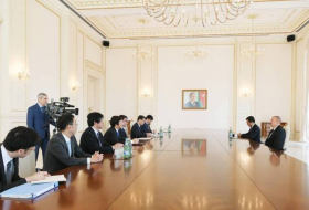 Ilham Aliyev recibe al ministro de Exteriores japonés