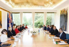 Celebrada reunión ampliada entre los presidentes de Azerbaiyán y Croacia