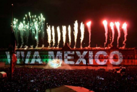 Mexicanos celebran en la capital las Fiestas Patrias