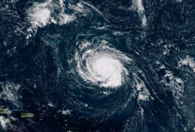 Autoridades de México sugieren extremar precauciones por el acercamiento del huracán Rosa