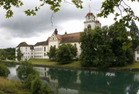 Un pueblo de Suiza pagará 2.500 dólares al mes a sus habitantes