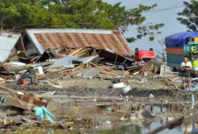 Asciende a 420 personas cifra de víctimas causadas por terremoto en Indonesia