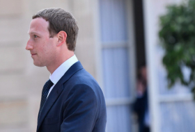 Varios estados de EE.UU. piden la renuncia de Zuckerberg a la presidencia de Facebook
