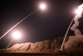 Irán lanza misiles contra 