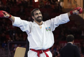El pentacampeón del mundo Rafael Aghayev luchará por el bronce