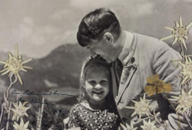La sorprendente foto de Hitler con una niña judía