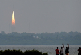 La India lanza con éxito 31 satélites en un solo cohete