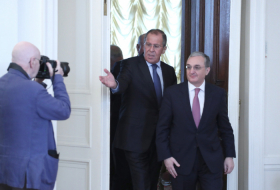   Lavrov discute el conflicto de Karabaj con su homólogo armenio  