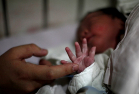 Nace el primer bebé gestado en un útero trasplantado de una donante muerta