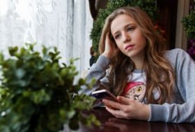 Las adolescentes corren riesgo de padecer depresión a causa de las redes sociales