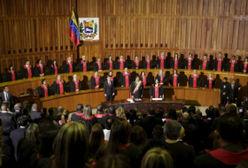 Un exmagistrado bajo investigación por acoso sexual huye de Venezuela