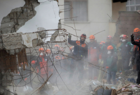  Rescatan con vida a un joven de 16 años en Estambul tras 45 horas bajo los escombros  