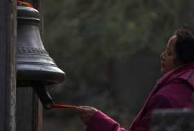Una tradición centenaria que sigue cobrándose vidas: una mujer nepalí se asfixia en una 'choza de menstruación'