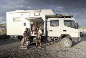 La familia española que lo ha dejado todo para dar la vuelta al mundo en camión