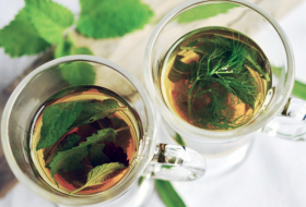 Un nuevo estudio dice que tomar té caliente incrementa el riesgo de cáncer de esófago: ¿Es verdad?