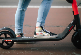 Uber estrena hoy en Madrid su servicio de patinetes eléctricos Jump