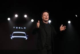 Musk cree que en dos años podrá hacer un coche sin volante ni pedales