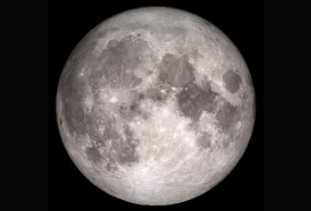 La Luna lanza al espacio 200 toneladas de agua cada año