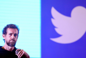 El director ejecutivo de Twitter recibe un salario de 140 centavos, número original de caracteres de los tuits