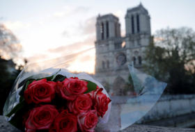 Se busca al protagonista de esta preciosa foto tomada minutos antes del incendio de Notre Dame