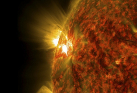 Científicos detectan 'lluvias' de plasma en estructuras menores del Sol