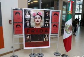  Realizan espectáculo dedicado a Frida Kahlo en la Universidad ADA de Azerbaiyán 