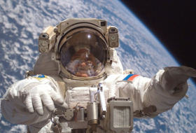 Científicos analizan una toalla que estuvo 10 años en el exterior de la Estación Espacial Internacional