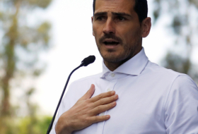  Medios:  Iker Casillas cuelga los guantes tras sufrir un infarto