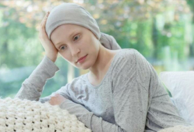 Mujeres sobreviven más pero sufren más del tratamiento de cáncer