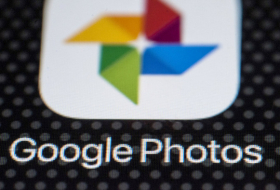 Google comienza a activar en su última actualización el modo oscuro para Google Photos