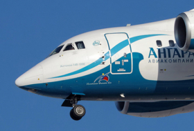  Dos pilotos mueren tras el aterrizaje forzoso de un avión de pasajeros en Rusia 