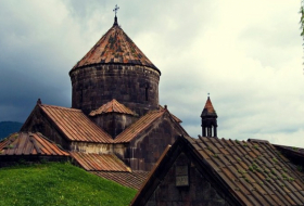     VIDEO:   Un incendio azota un monasterio armenio medieval  
