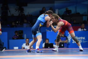   Luchadora Maria Stadnik gana la medalla de oro para Azerbaiyán  