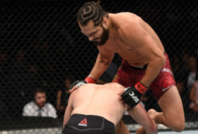  VIDEO:  Jorge Masvidal destroza a su rival con un rodillazo volador en solo 5 segundos y logra el 'knockout' más rápido en la historia de la UFC