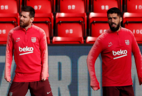 Reciben una falsa amenaza de bomba contra los automóviles de Messi y Suárez en el aeropuerto de Barcelona