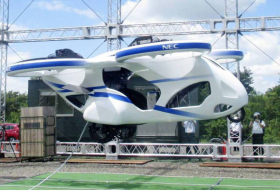   VÍDEO:   Japón estrena un coche volador      