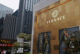 Versace pide disculpas a China por una camiseta