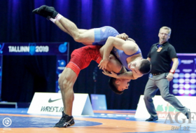   Luchador azerbaiyano gana plata en el Campeonato Mundial  