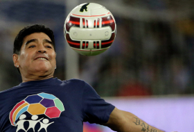 Entre lágrimas y gritos Diego Maradona vuelve al fútbol argentino