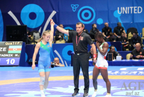   Luchadora azerbaiyana gana licencia olímpica  