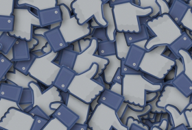     Facebook     baraja ocultar los 'me gusta'