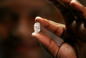     FOTO:     Descubren un mineral nunca antes visto en una sola partícula de diamante muchos kilómetros bajo tierra
