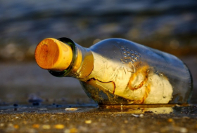 Hallan en una playa de Brasil una botella que contenía un mensaje de marineros soviéticos con una confesión inesperada