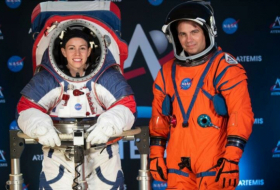 NASA exhibe trajes que serán usados en un futuro viaje a la Luna