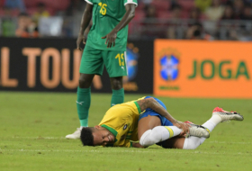 Neymar vuelve a lesionarse y preocupa a Brasil y al PSG